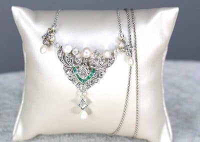 Besondere Colliers – Edelsteine, historische Formen & ausdrucksstarke Anhänger